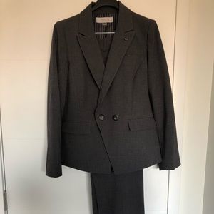 Tahari women’s pantsuit in gray